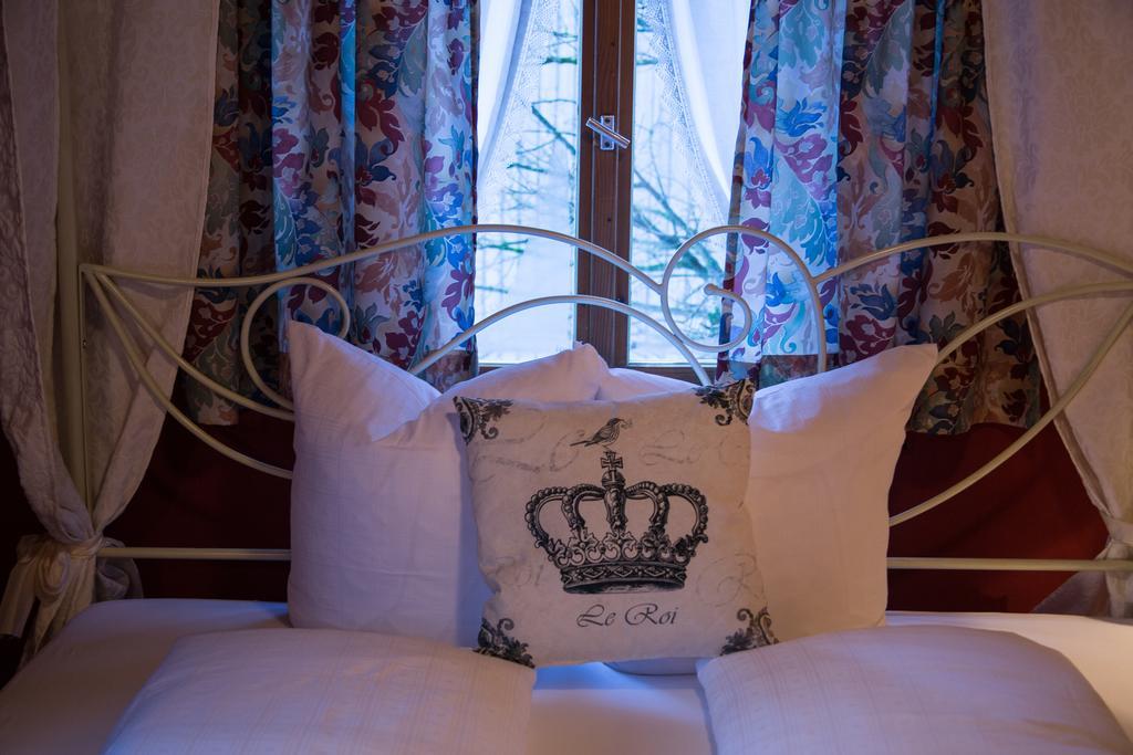 Alps Romantik Mellau Room photo