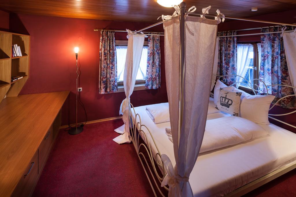 Alps Romantik Mellau Room photo